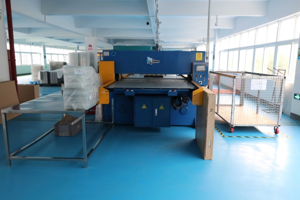 吸塑包裝(zhuāng)生産車間