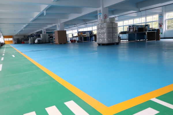 吸塑包(bāo)裝生産車間