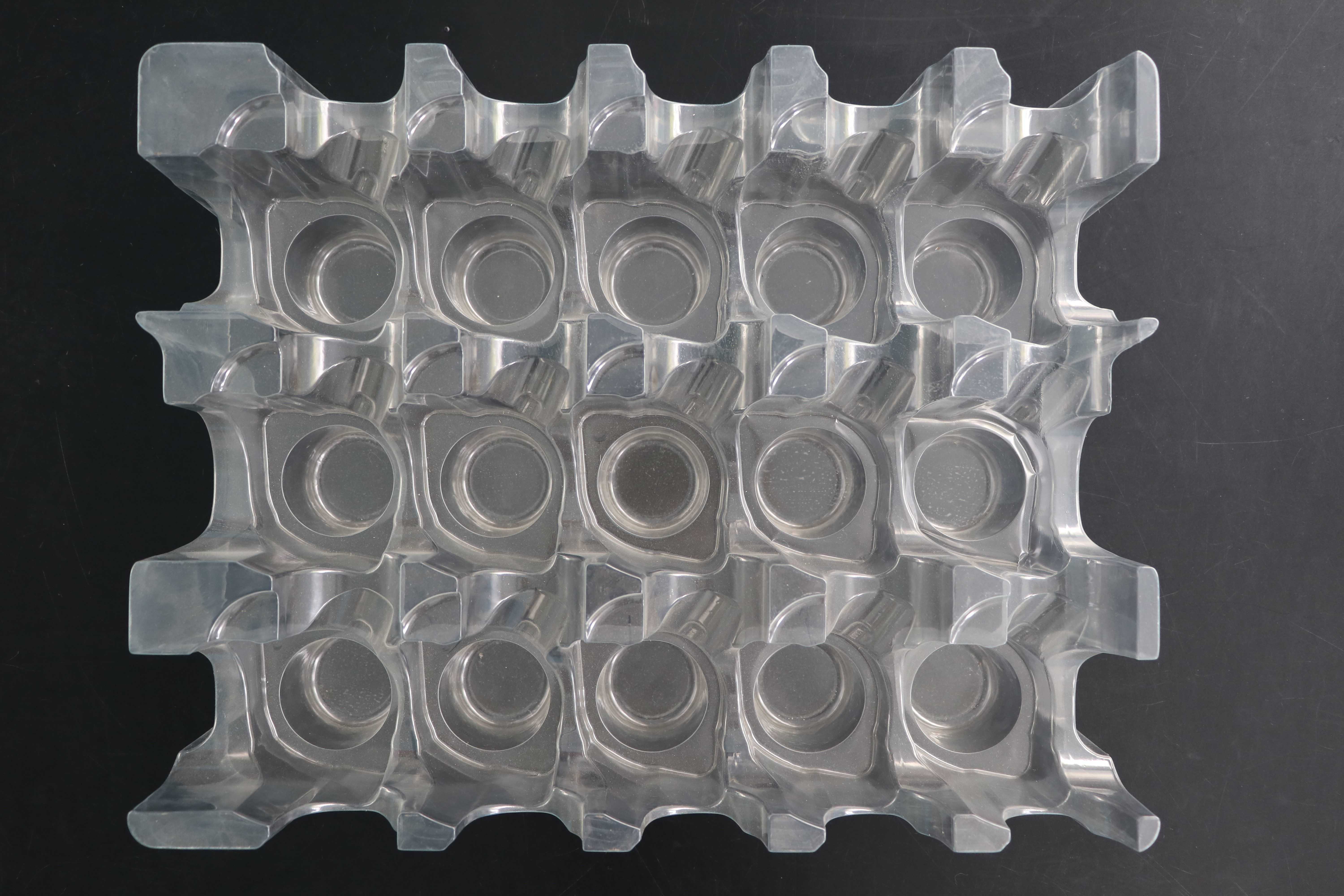 汽車零部(bu)件吸塑包裝(zhuāng)